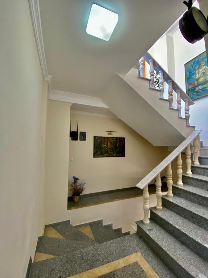 Villa Old Batoemi Buitenkant foto
